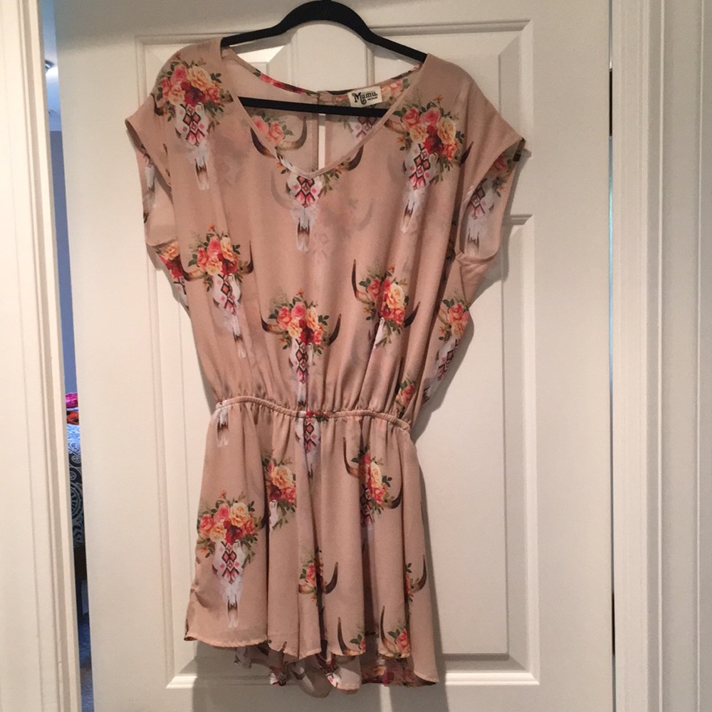 Show me your mumu rowdy romper. M